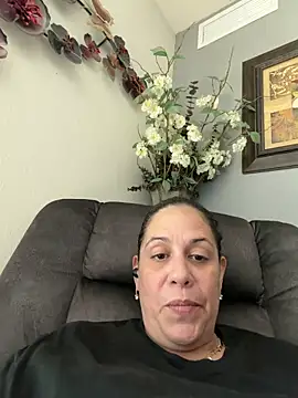 Snapshot of PrettyKittyMia chatting on April 25, 3:42 pm PrettyKittyMia online show from April 25, 3:42 pm