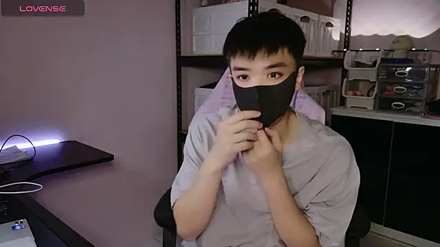 Snapshot of doggyman523 chatting on November 9, 3:54 pm doggyman523 online show from November 9, 3:54 pm