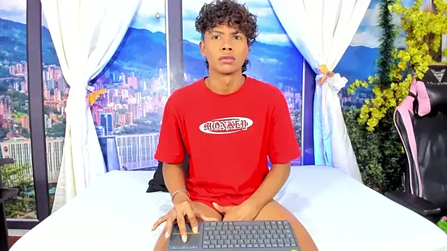 MilthonDelis online show from December 14, 3:01 am