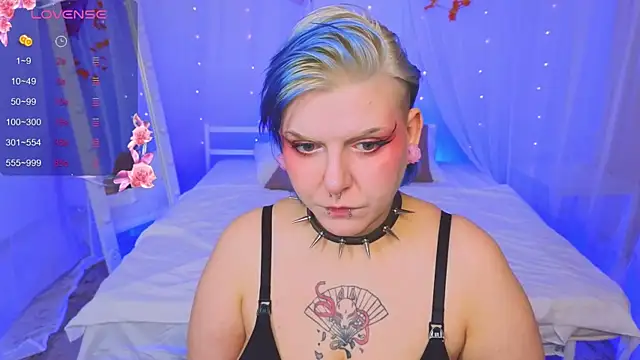 bluelunaray online show from September 24, 11:02 am