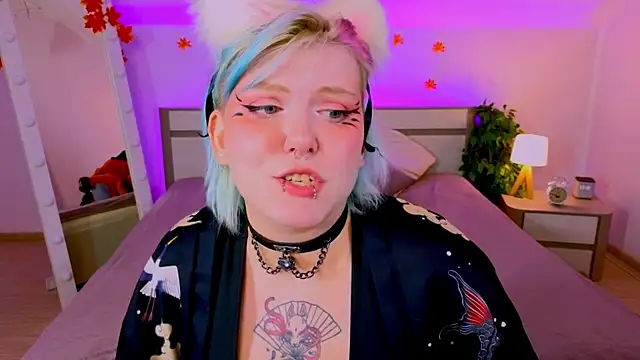 bluelunaray online show from October 10, 9:52 am