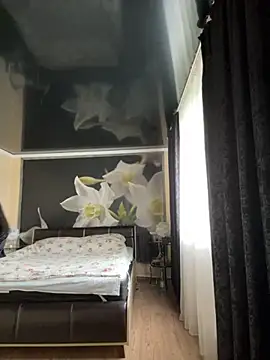 Liza Will online show from November 12, 6:25 am