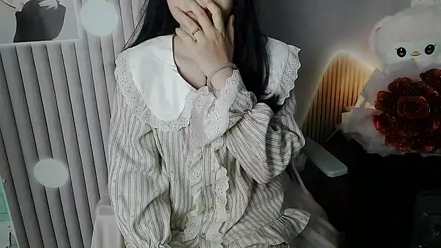 Emachiii online show from November 14, 2:43 am