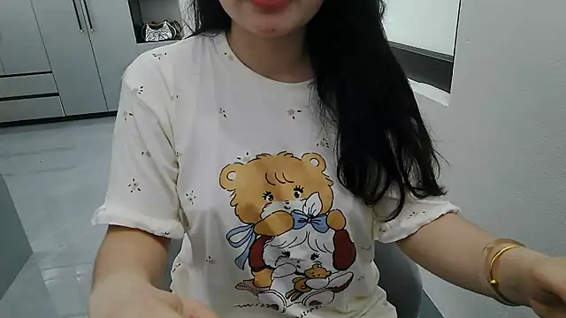 Snapshot of Emachiii chatting on May 24, 1:43 am Emachiii online show from May 24, 1:43 am