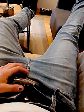 Snapshot of Holly-97 chatting on April 12, 4:01 pm Holly-97 online show from April 12, 4:01 pm