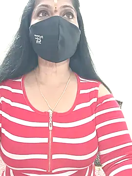 Snapshot of shivani27 chatting on May 26, 6:59 pm shivani27 online show from May 26, 6:59 pm