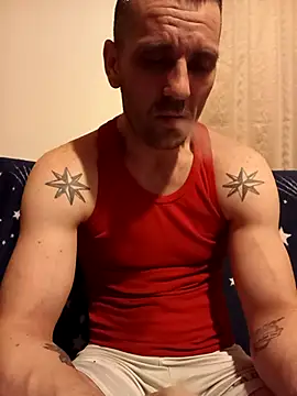 Snapshot of YzabellFabioo chatting on February 18, 9:55 pm YzabellFabioo online show from February 18, 9:55 pm