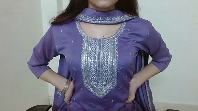 Snapshot of its_rida chatting on December 2, 2:28 am its rida online show from December 2, 2:28 am