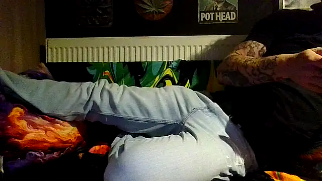 Snapshot of Flash0910 chatting on October 20, 10:43 pm Flash0910 online show from October 20, 10:43 pm