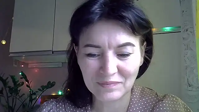 Krystal 82 online show from October 11, 7:40 am