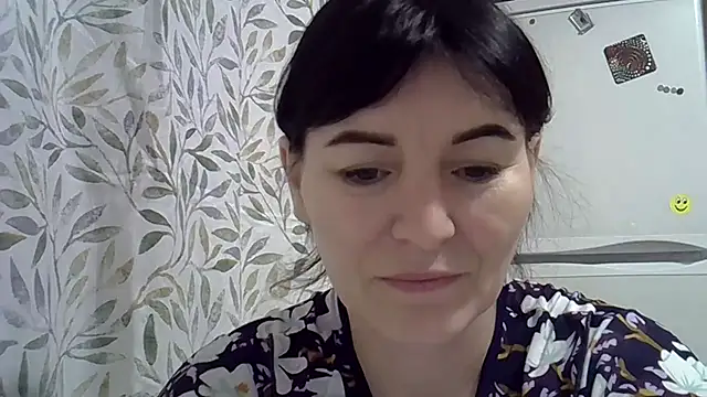 Krystal 82 online show from December 2, 5:30 pm