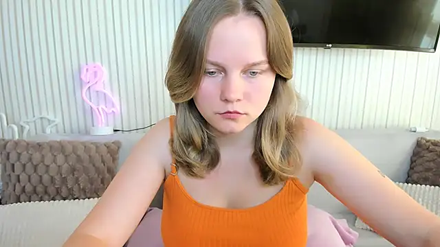 Snapshot of milalapka chatting on October 15, 1:00 pm milalapka online show from October 15, 1:00 pm