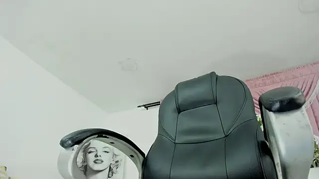 Dereck Boy8 online show from September 26, 8:13 pm