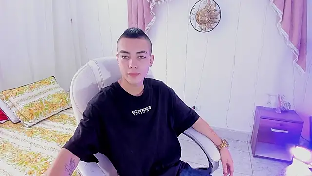 Dereck Boy8 online show from October 2, 9:11 pm