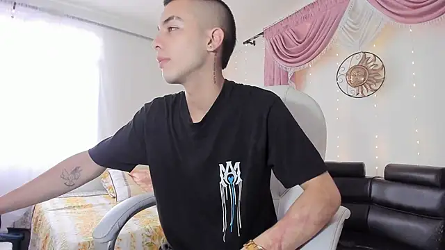 Dereck Boy8 online show from October 7, 7:22 pm