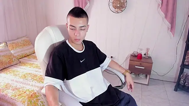 Dereck Boy8 online show from October 29, 8:21 pm