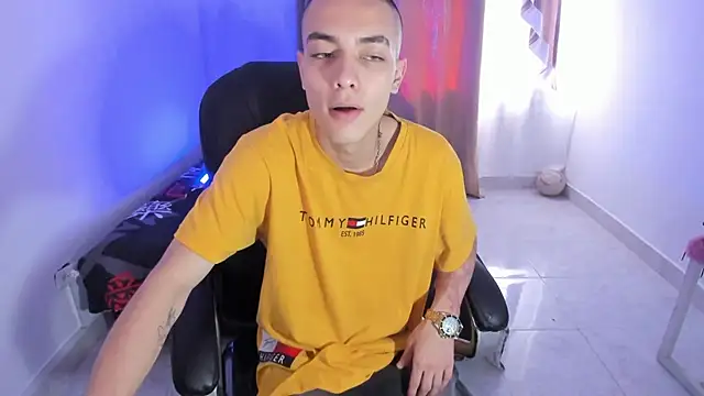 Dereck Boy8 online show from November 24, 7:46 pm