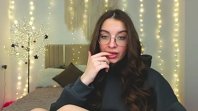 Real cutie1 online show from February 4, 2:01 pm