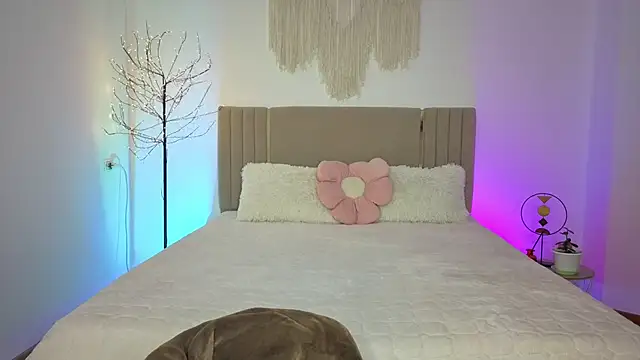 Real cutie1 online show from February 18, 2:13 pm