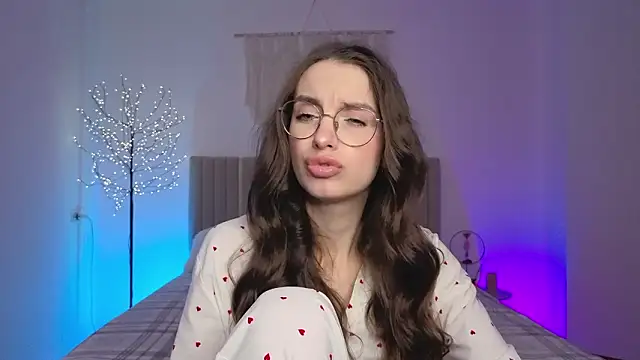 Real cutie1 online show from March 4, 2:01 pm