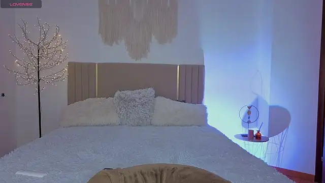 Real cutie1 online show from April 7, 12:49 pm