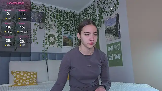 Ashley Pierce online show from September 25, 4:05 am