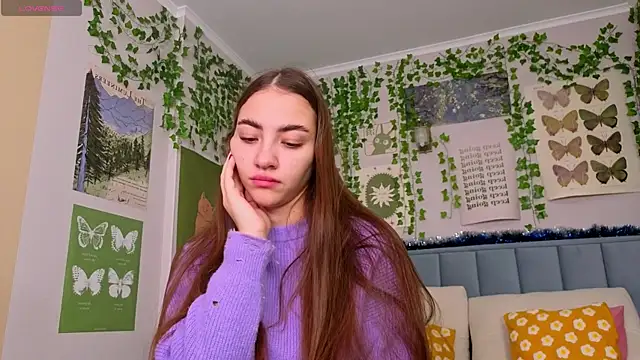 Ashley Pierce online show from January 7, 4:04 am