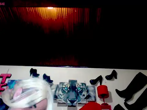 blondehot5v online show from September 26, 11:58 am