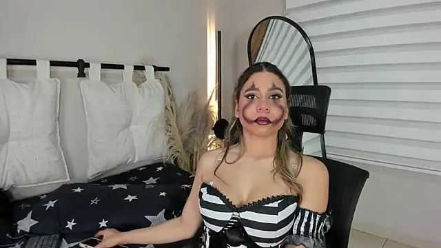 Rachell criss online show from October 31, 5:30 am