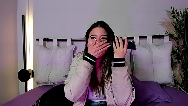 Rachell criss online show from March 22, 4:05 am