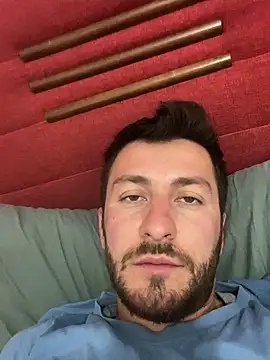 Snapshot of emredenizz07 chatting on October 7, 2:53 am emredenizz07 online show from October 7, 2:53 am