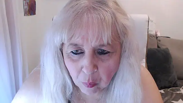 SusiLifeXXX online show from October 20, 7:25 pm