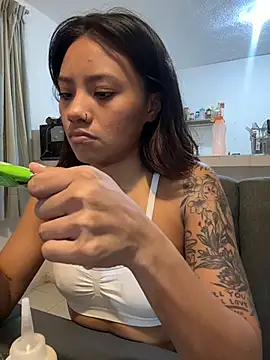 Nia Desire online show from July 28, 4:30 am