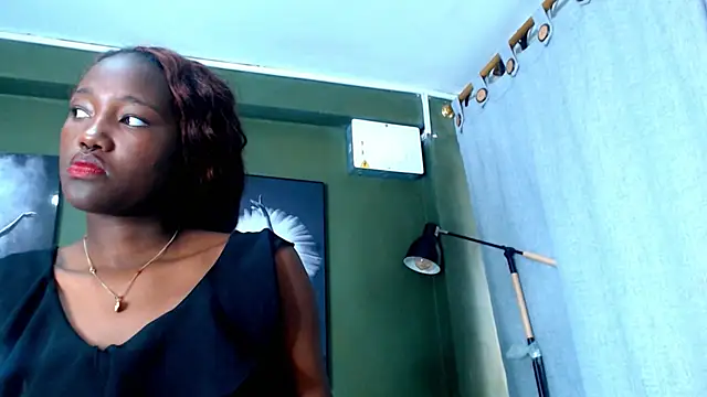 Evaa 18 online show from October 4, 5:33 pm