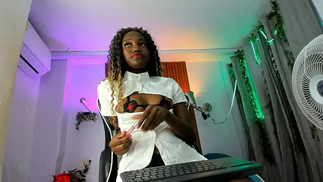 Evaa 18 online show from October 23, 5:55 pm