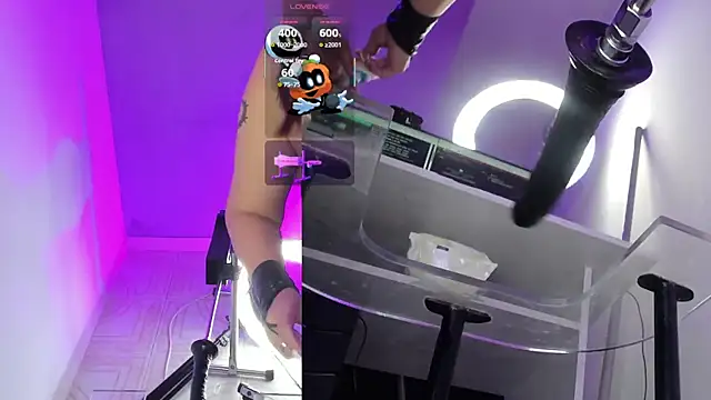 ErikaMontiel   online show from October 29, 8:21 pm