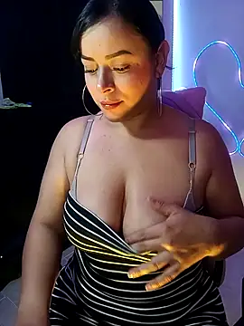 Danniela20 online show from October 26, 10:15 pm