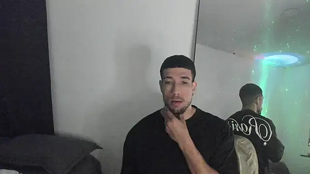 ThiagoLugo online show from March 22, 1:53 am