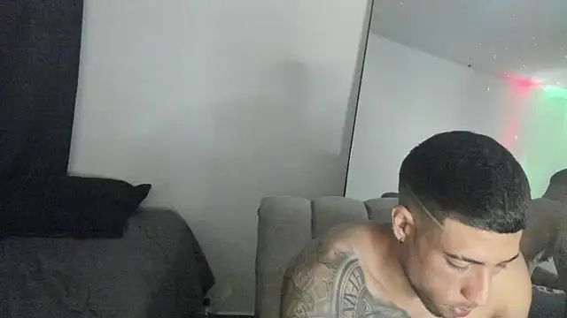 ThiagoLugo online show from March 27, 4:40 am