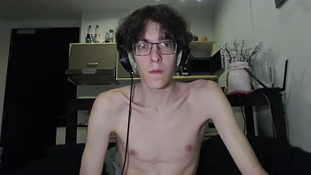 Snapshot of LovesomeCookie chatting on October 8, 12:47 pm LovesomeCookie online show from October 8, 12:47 pm