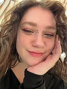 lucy-joy online show from March 17, 7:23 am