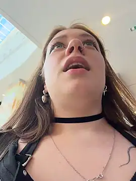Snapshot of lucy-joy chatting on July 18, 7:23 am lucy-joy online show from July 18, 7:23 am