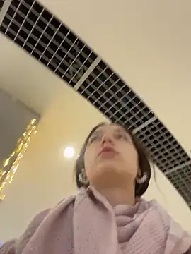 Snapshot of DollyTall chatting on January 11, 9:14 am DollyTall online show from January 11, 9:14 am