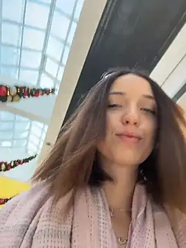 Snapshot of DollyTall chatting on January 12, 8:19 am DollyTall online show from January 12, 8:19 am