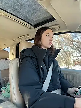 Snapshot of DollyTall chatting on January 15, 9:14 am DollyTall online show from January 15, 9:14 am