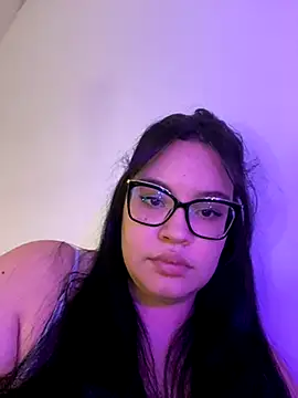 Snapshot of Emily_Taylor2 chatting on October 1, 2:28 am Emily Taylor2 online show from October 1, 2:28 am