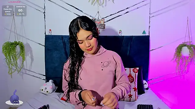 Camilla Miller01 online show from December 4, 12:47 pm