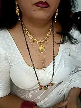 Snapshot of Niharika555 chatting on May 17, 3:08 pm Niharika555 online show from May 17, 3:08 pm