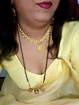 Snapshot of Niharika555 chatting on May 19, 6:14 pm Niharika555 online show from May 19, 6:14 pm