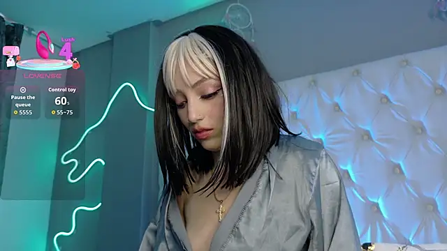 Megan  cole1 online show from October 17, 12:19 pm